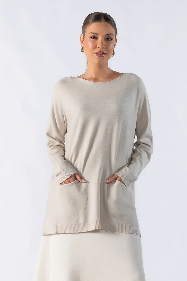 Blusa sueter basico amplo com bolsos