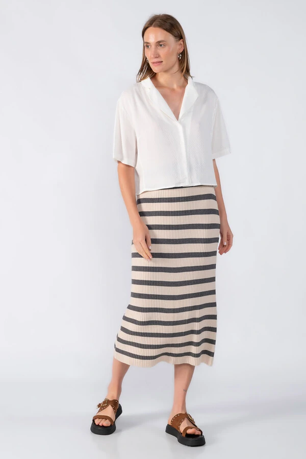 Saia midi tricot listrada