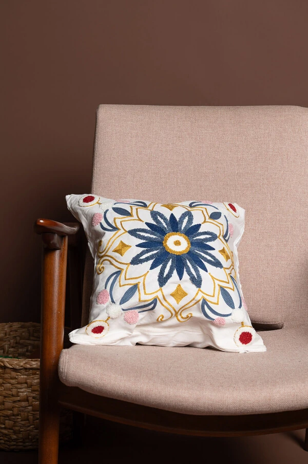 Capa de almofadas mandalas bordadas