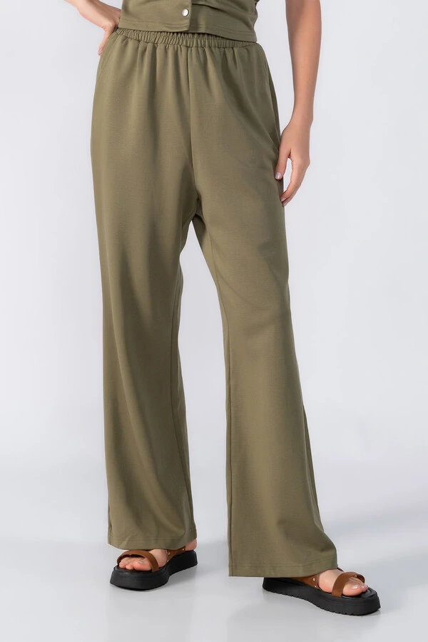 Conjunto cropped e calça pantalona