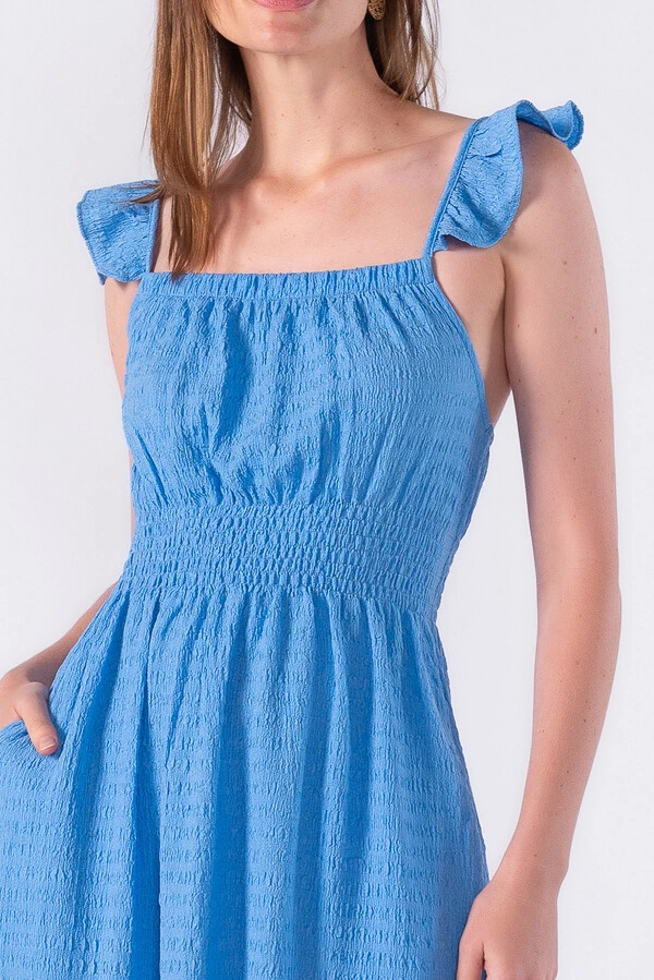 Vestido com textura e elastico na cintura