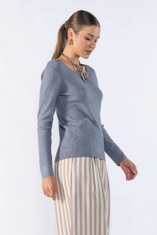 Sueter slim decote quadrado