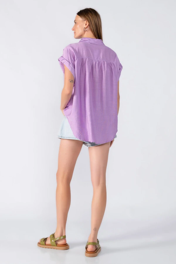 Camisa ampla barra dobrada