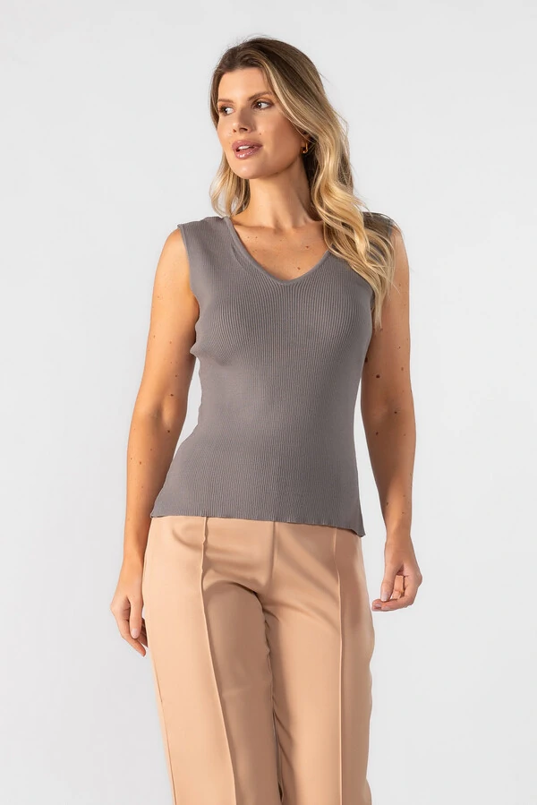 Blusa regata decote em v