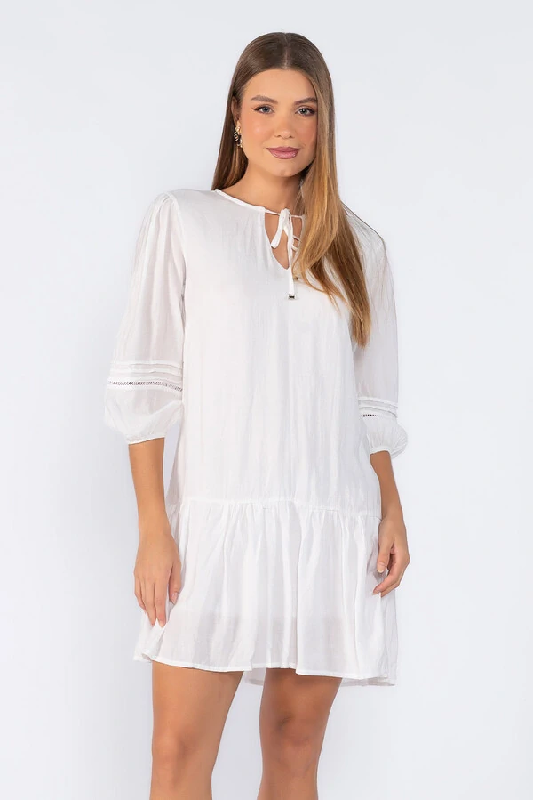 Vestido com manga bufante com detalhes