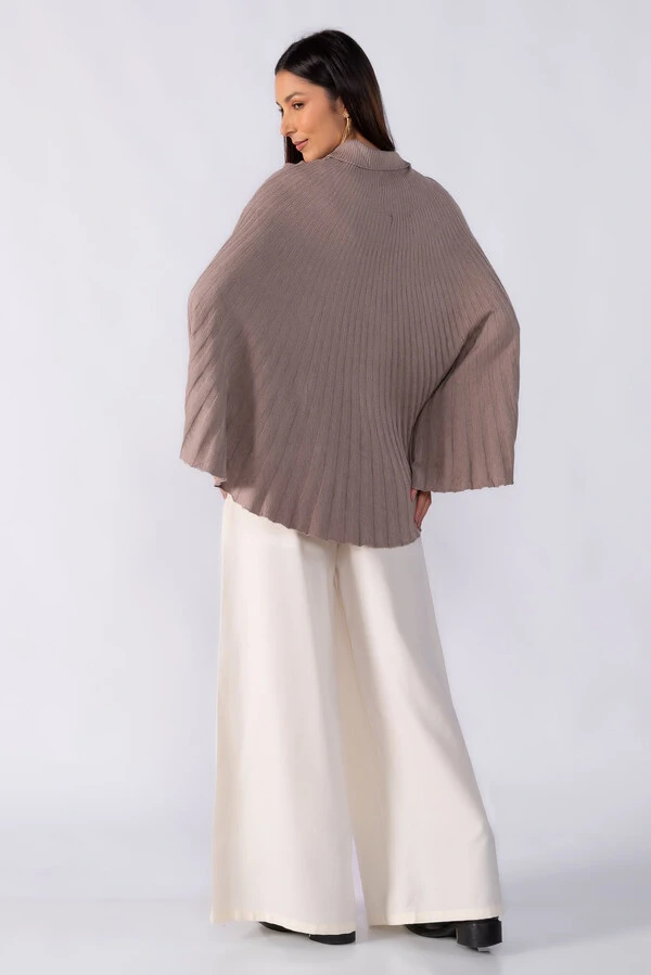 Poncho canelado com punho