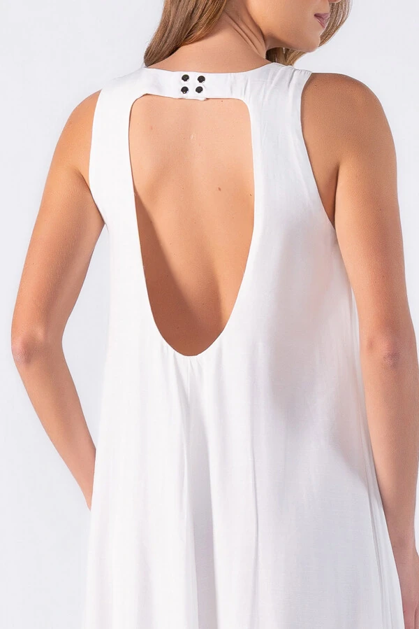 Vestido longo com decote nas costas