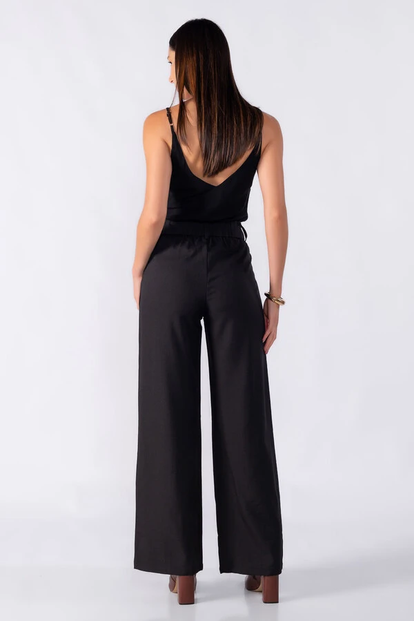 Calca pantalona classica com elastico na cintura