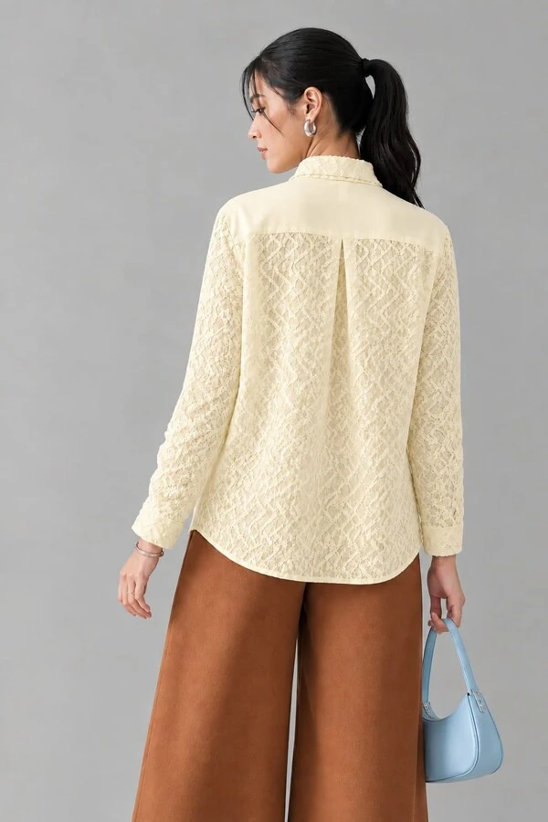 Camisa detalhe em renda