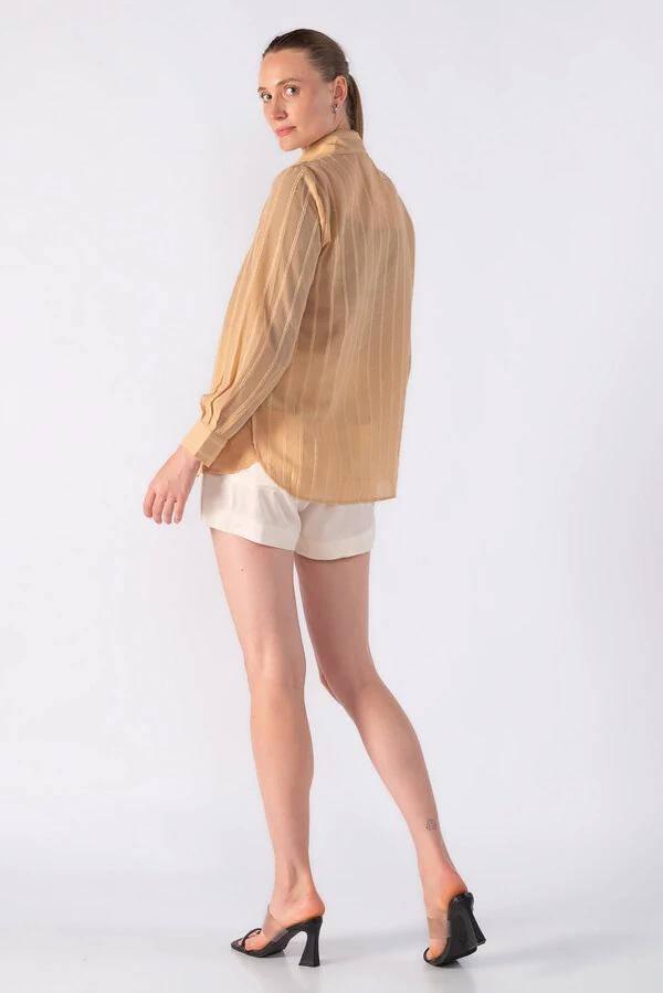 Camisa em chiffon com detalhes em lurex