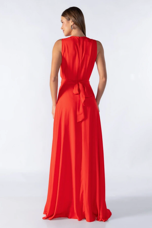 Vestido longo com decote em v
