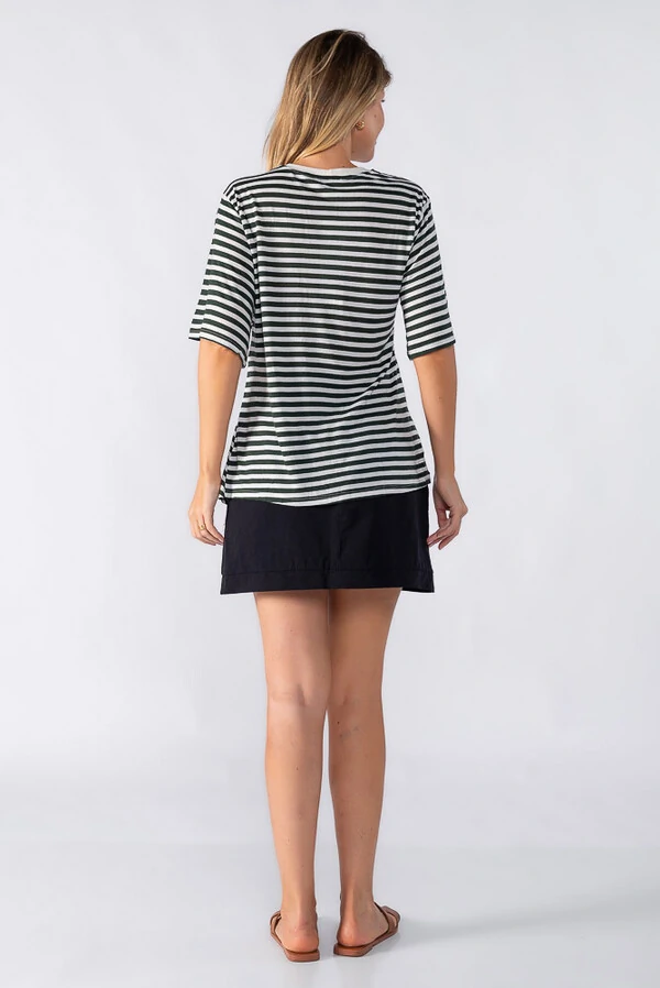 Blusa listrada com drapeado na lateral