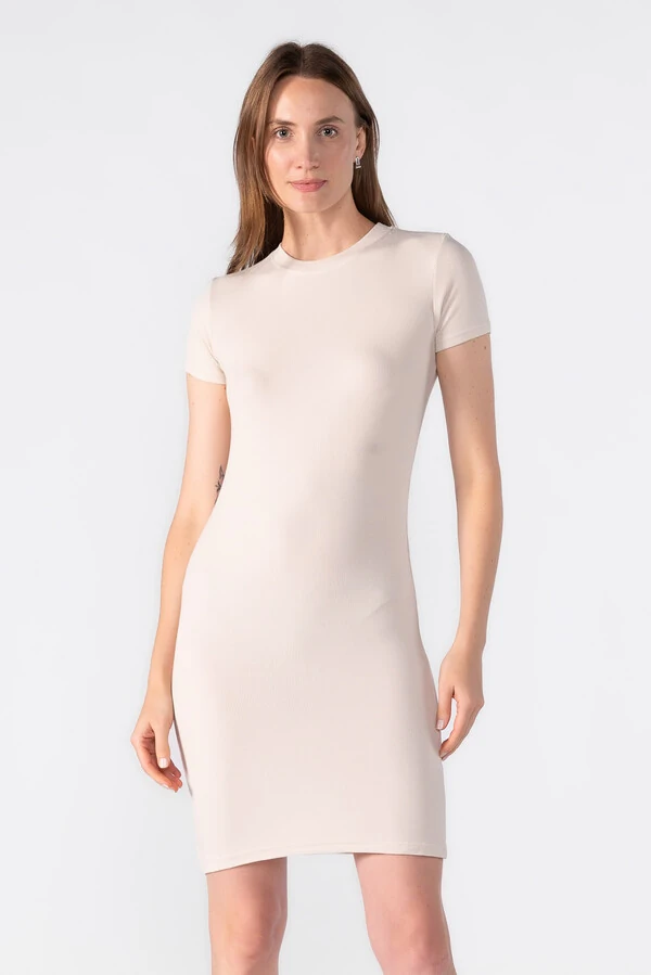 Vestido canelado manga curta