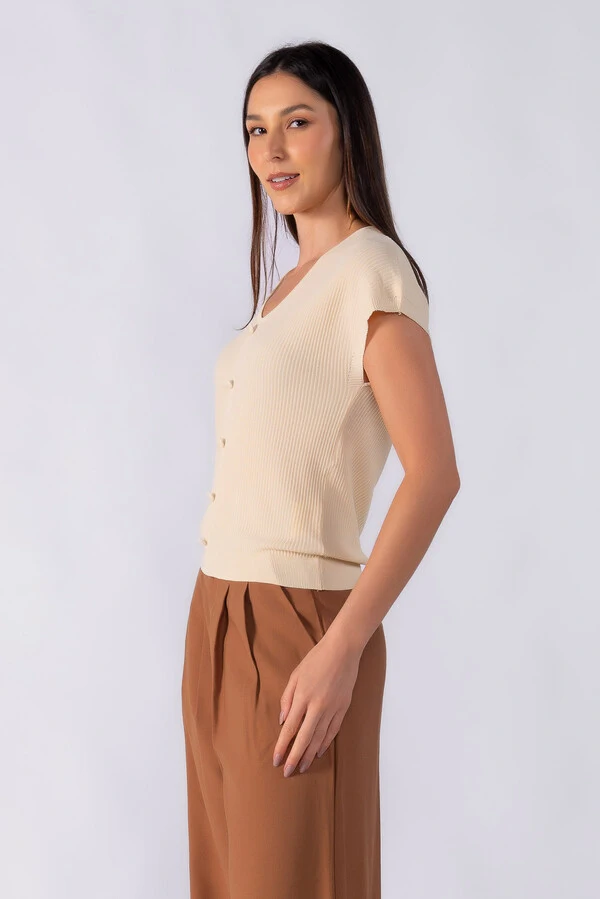 Blusa fluida canelada botões forrados
