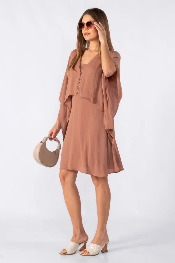 Vestido curto sobreposição