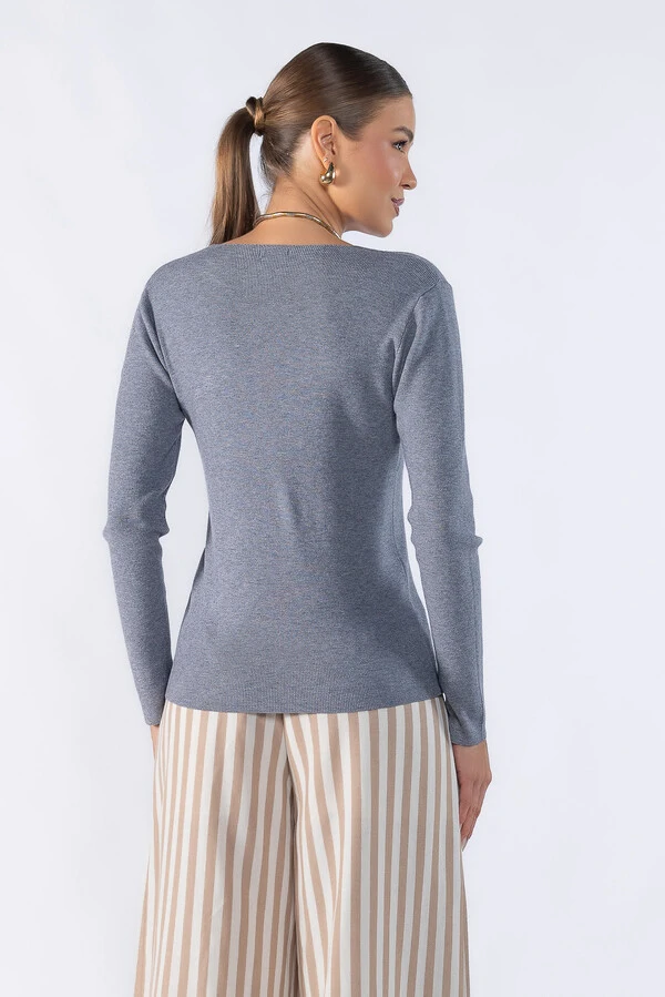 Sueter slim decote quadrado