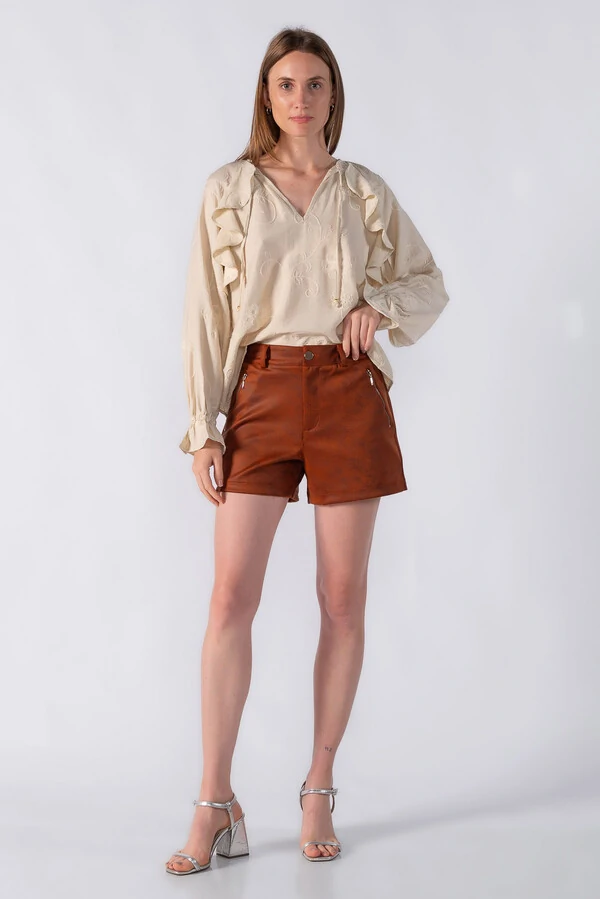 Shorts com detalhe nos bolsos