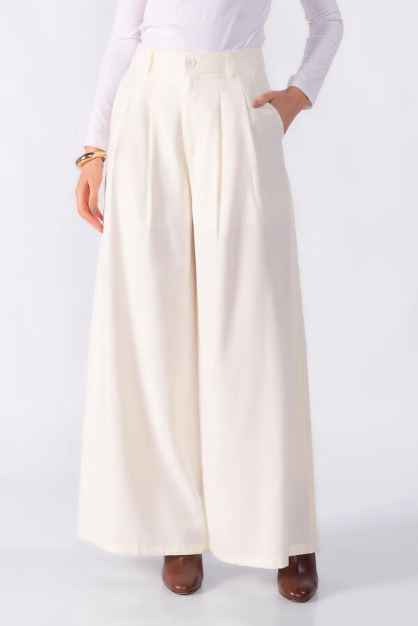 Pantalona com pregas frontal cintura alta