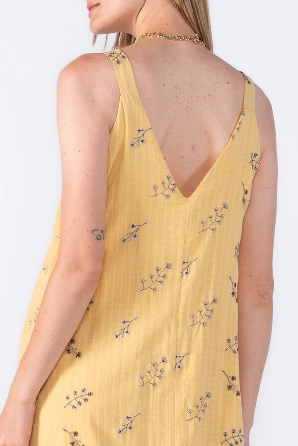 Vestido midi bordado decote V