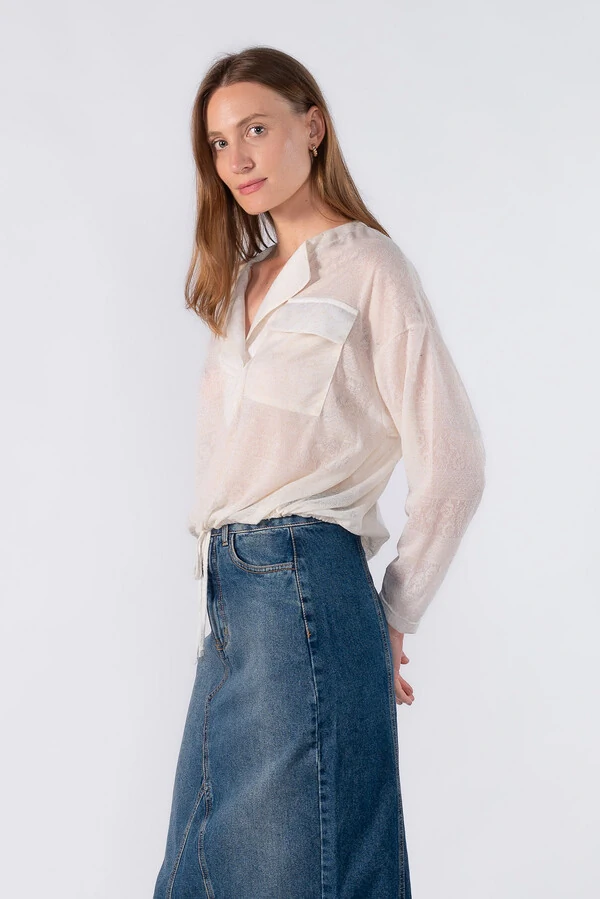Blusa com cordao regulavel na cintura