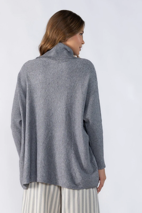 Blusa ampla gola solta