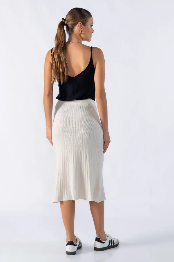 Saia midi tricot texturizada
