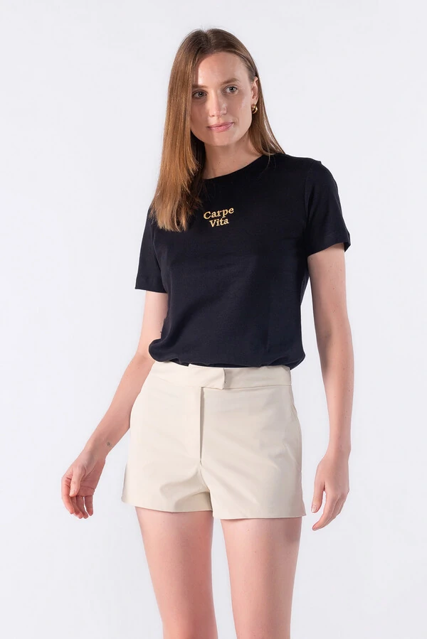 Micro shorts em alfaiataria