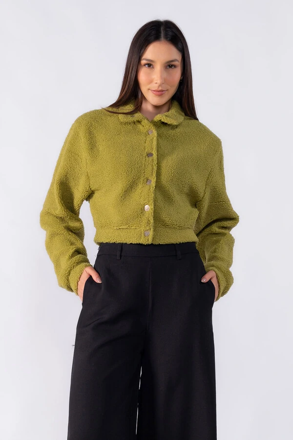 Casaco cropped botoes trabalhado
