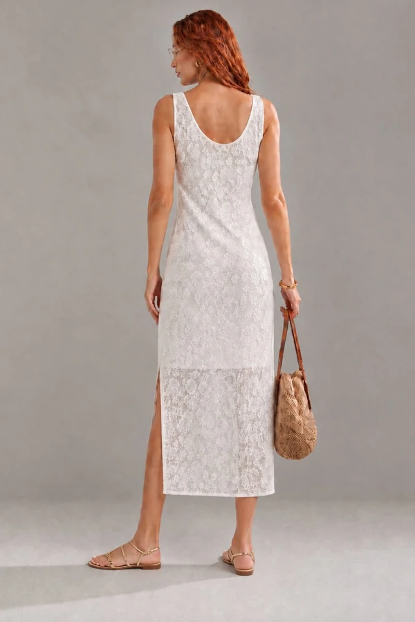 Vestido Midi em Renda