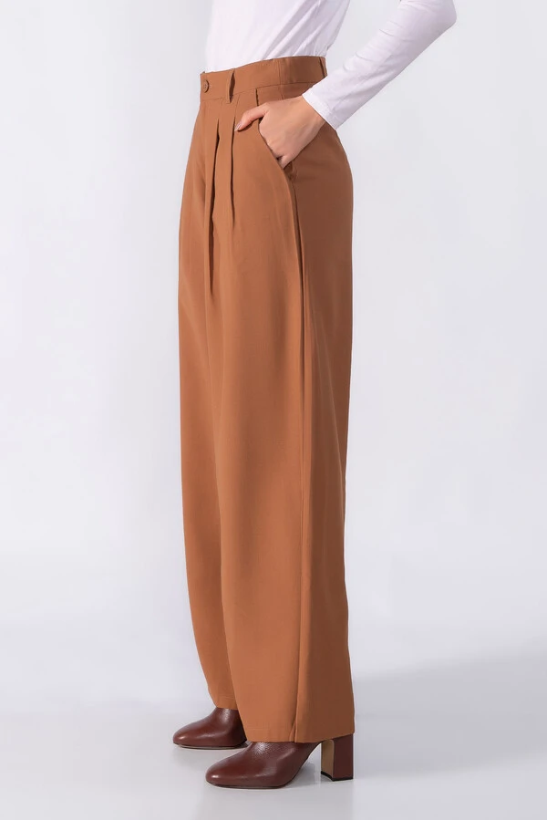 Pantalona com pregas frontal cintura alta