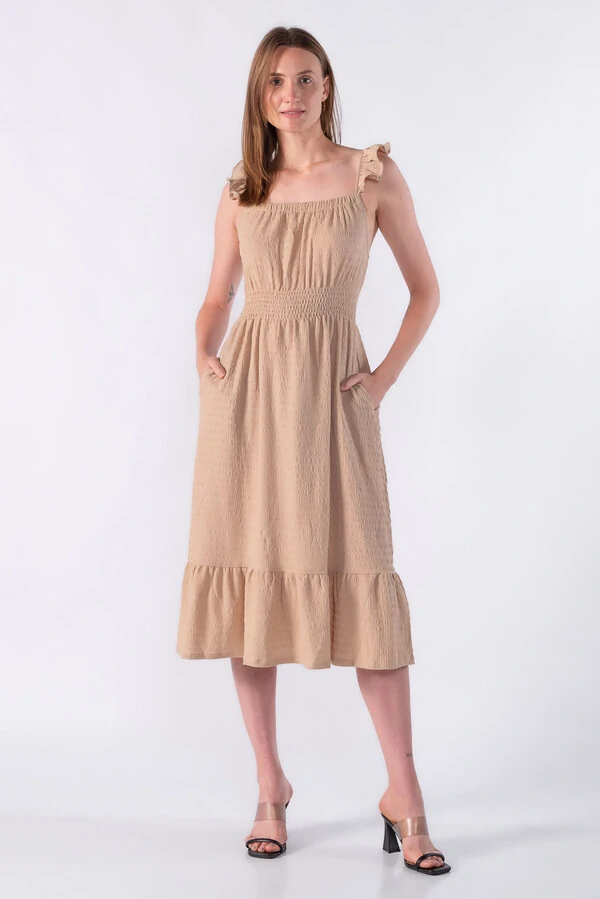 Vestido com textura e elastico na cintura