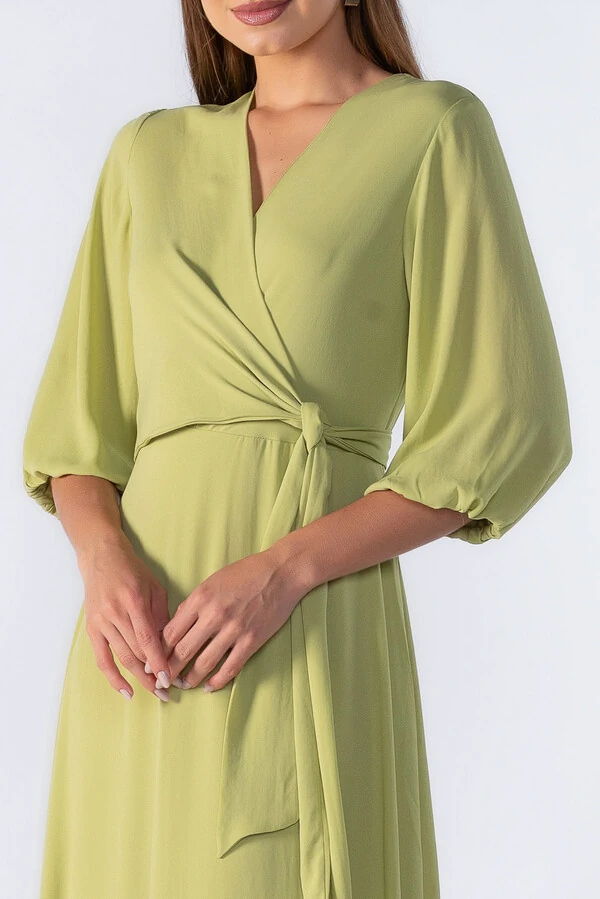 Vestido longo com decote transpassado