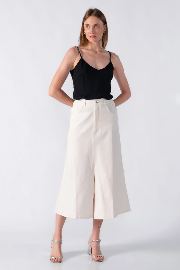 Saia midi com fendas