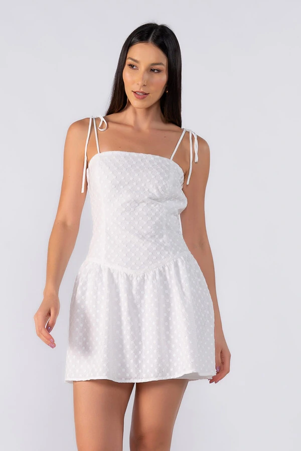 Vestido curto com alças em amarracao