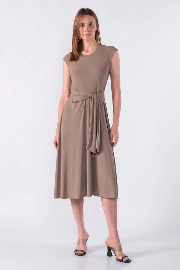 Vestido midi malha canelada com amarracao