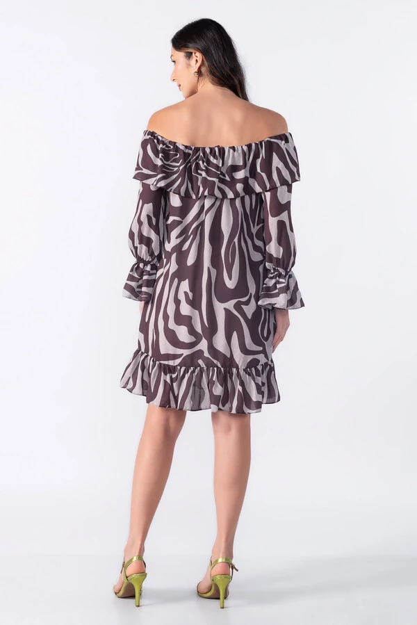 Vestido curto ombro a ombro