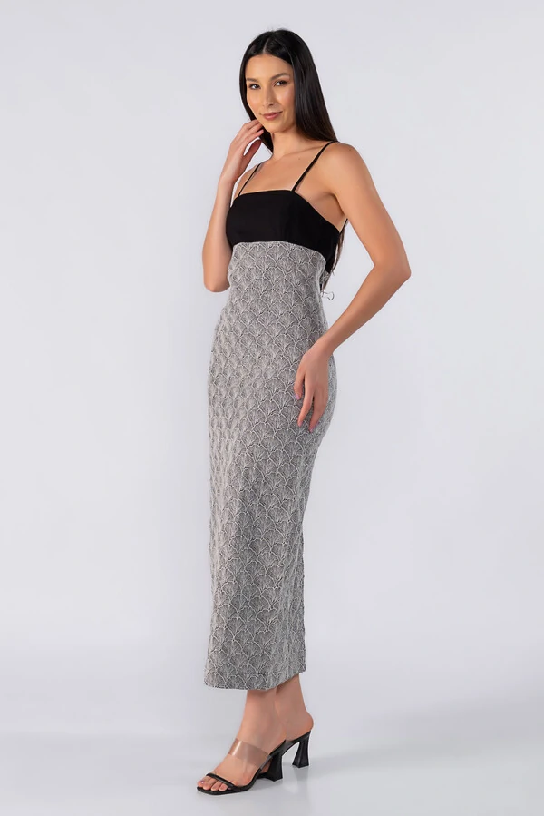 Vestido midi detalhe em tencel