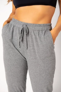 calça jogger malha cinza mescla