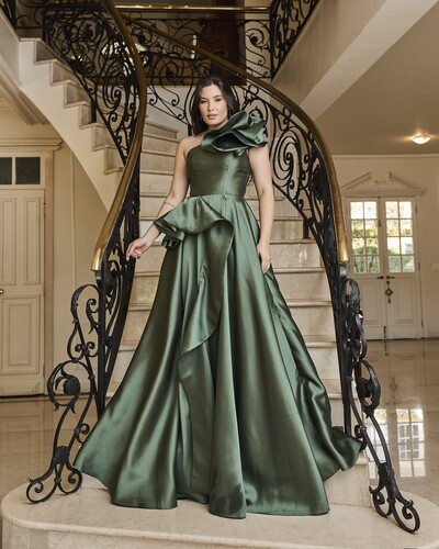 Foto O ombro único com máxi detalhe transmite feminilidade e sofisticação