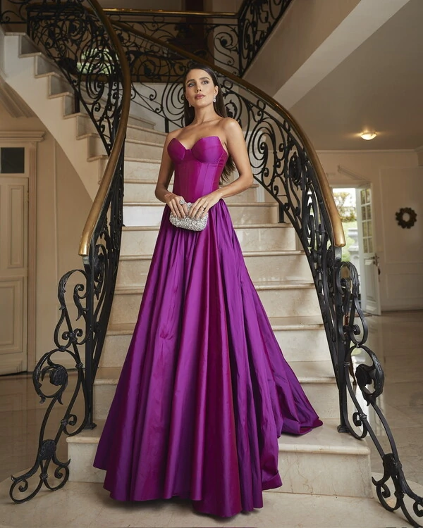 Vestido estruturado de cintura baixa