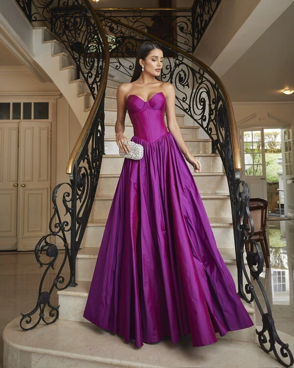 Vestido estruturado de cintura baixa