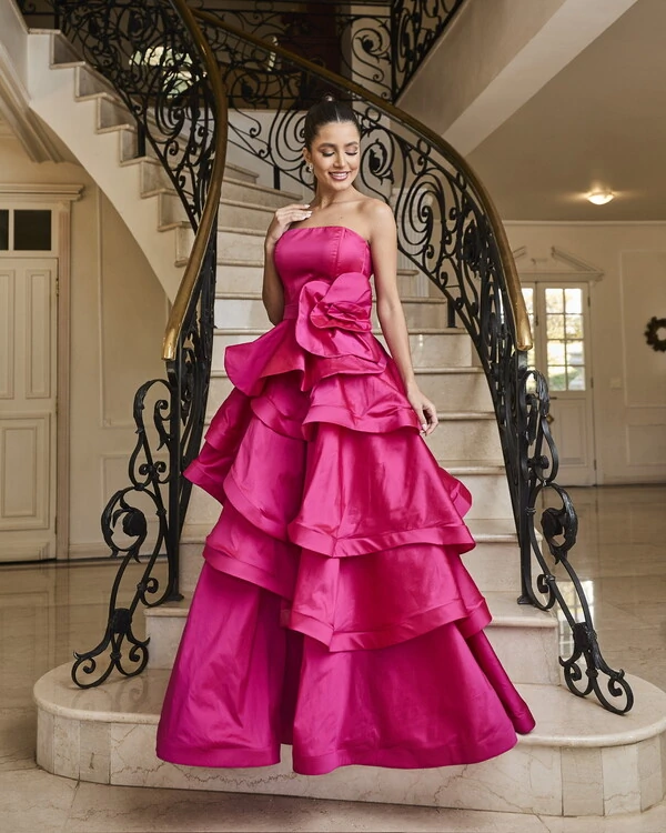 Alugue Sofisticação: Vestido Sem Alças com Cinto e Maxi Flor