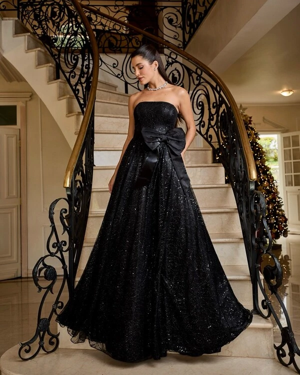 Vestido Longo de Luxo em Brilho com Laço Removível