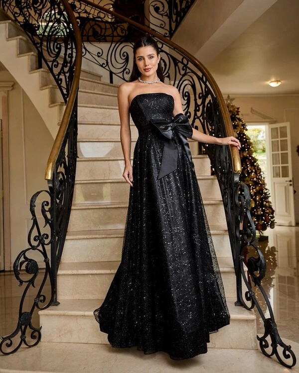 Vestido Longo de Luxo em Brilho com Laço Removível