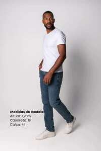 Camiseta de Algodão Egípcio Gola V