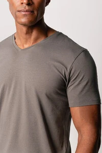 Camiseta de Algodão Egípcio Gola V