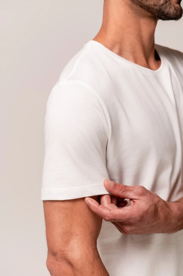 Camiseta Básica de Algodão 100% Pima Gola O