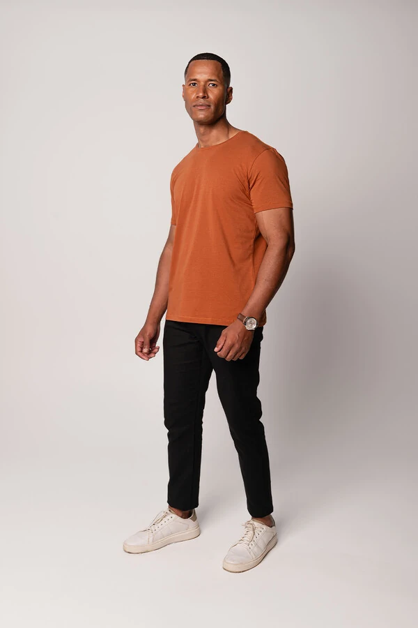 Camiseta Básica de Algodão Egípcio