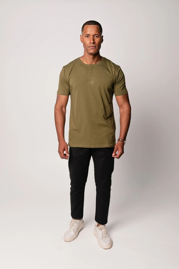 Camiseta Henley Manga Curta