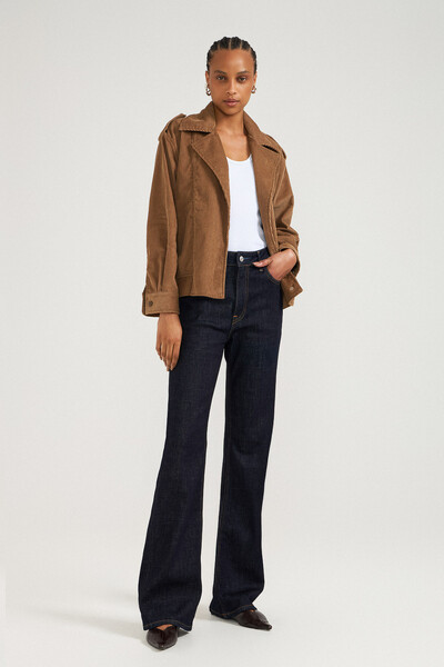 FotoCalça Bootleg Raw Denim